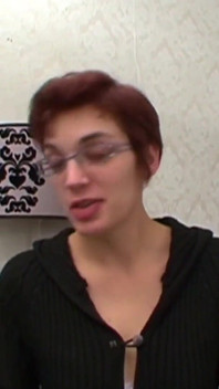 Ruda głowa Severine lubi anal