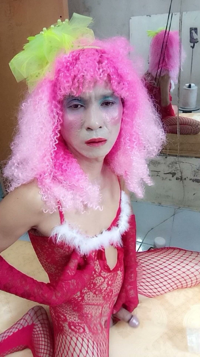 nguyen dang thien tri: トランスジェンダーのLeがセクシーなメッシュソックスを履き、偽物の缶で遊ぶポルノ