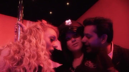 Darkko: Elegant Chick Gets Pussy Eaten