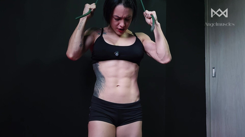 Angelmuscles: Sladké pokušení, můj spolubydlící mě přistihl při tréninku abs