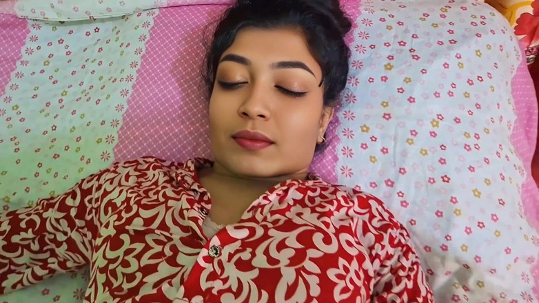 Laila XXX porn: Desi Stepbrother Holds Stepsister's Mouth, They Have Sex Indian Bhabhi...