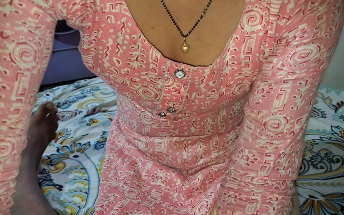 xshika: Hete Indische vrouw Xshika pijpbeurt pik kloppend sperma zuigend