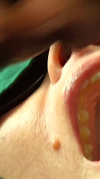 Bästa närbild avsugning sväljer, stor fet BBW MILf suger svart kuk, få massor av sperma i munnen
