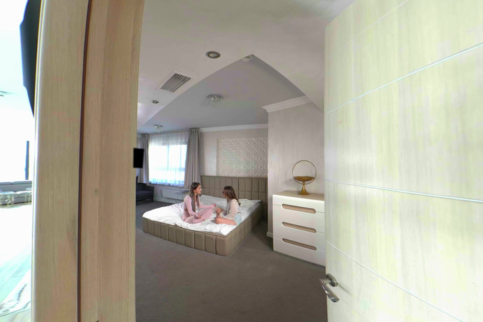 VRMagic: Emejota &amp; Ariana - Mi Crush En Español