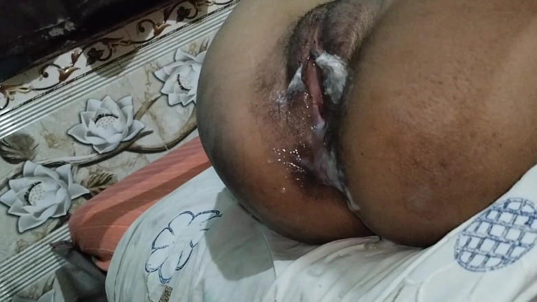 Sama007: Chảy tràn tinh dịch âm hộ của chồng và vợ Người Ấn...