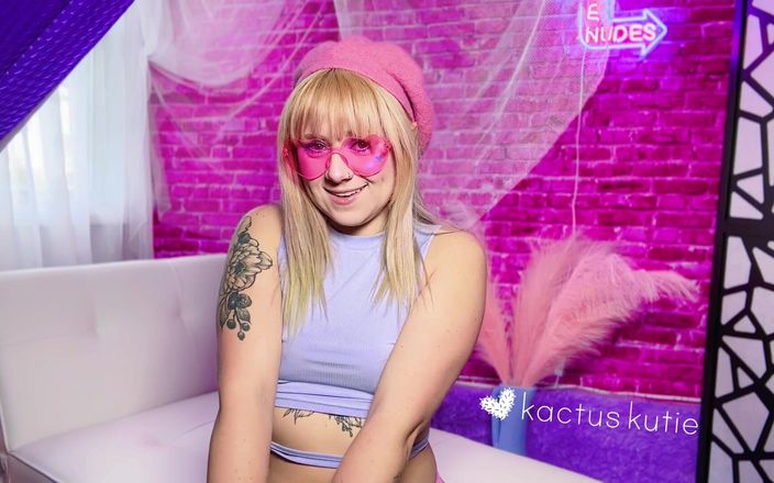 Kactus kutie: Barbie Pee उलटी गिनती
