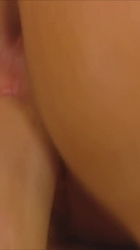 Quente closeup dedilhado de buceta e bunda provocação