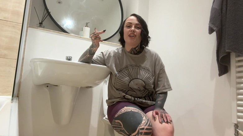 Miss Valentina: Necesito mear