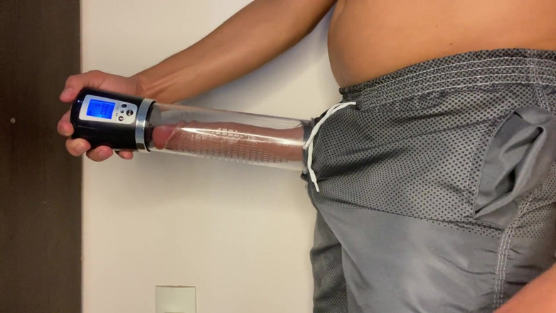 Greedy truck: Ateşli donanımlı adam artık yarak pompasına sığamayacak şekilde sikinin maksimum boyutuna...