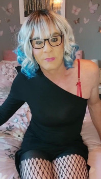 Crossdressing Juniper Beri