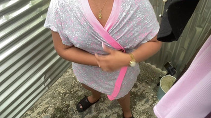 Katrina4deluxe: 在海滩房间里用相机记录（屁股）