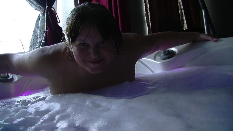 All Those Girlfriends: Horny BBW Katyna fingers her pussy in jacuzzi