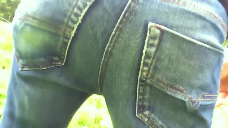 Idmir Sugary: Outdoor Teen Farting in Jeans