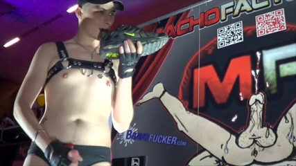 Gaybareback: Stepdaddy fuck bareback a twink