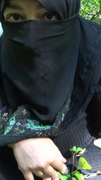 Iranian MILF Risky Outdoor Sex in Tehran