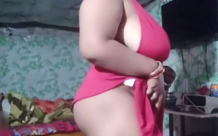 Sexy dimple: 南印度喀拉拉邦阿姨为继兄弟秘密裸体表演