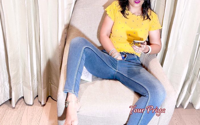 Your Priya: Sevimli genç priya kız arkadaşının telefonunda porno izledikten sonra mastürbasyon...