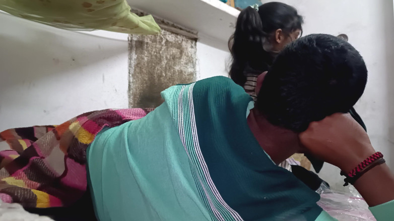 SanskariGirl1: देशी वर्जिन लड़की को जबर दस्ती से सेक्स के लिए मनाया और खूब लंड चुसया