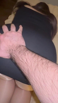 Cumshot in schwarzem Kleid mit Strumpfhose CDR