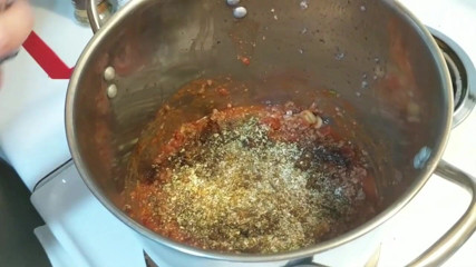 Sin Spice by Sophia Sinclair and Jasper Spice: Cum Cooked 3 Leek Chili with Oil Handjob