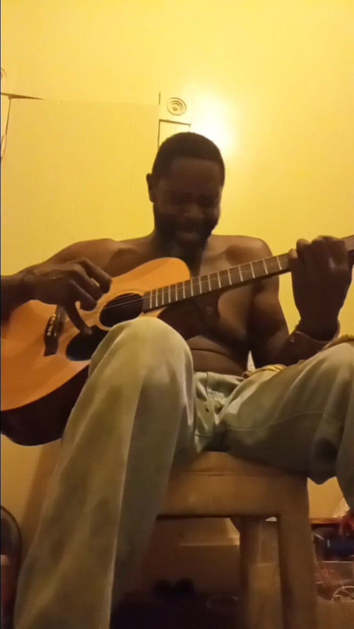 Wolfman: Ja na gitarze