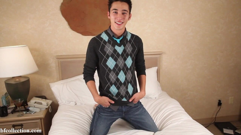 Boyfun: Luke Cumming on His Belly