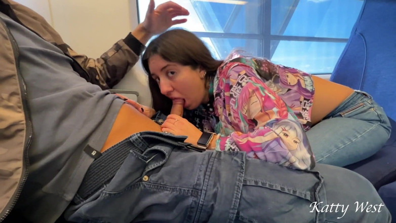 Katty West: Mamada en el tren de un extraño
