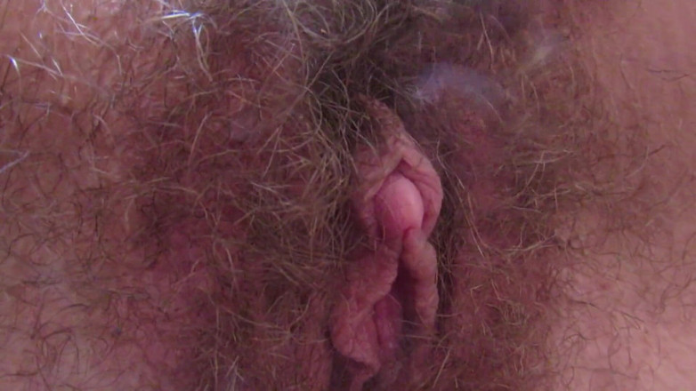 Cuteblonde666: Memek tebal klitoris besar berjembut menetes basah orgasme close up
