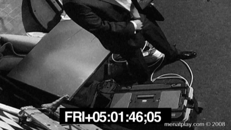 MenAtPlay: Closed Circuit