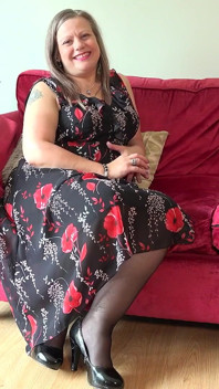 Curvy Mature Nikki Likes to Get Naughty When She's Home Alone