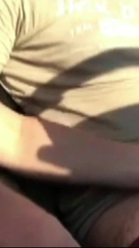 Après le sexe en plein air dans une voiture