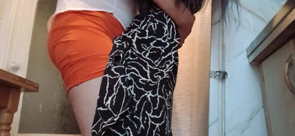 Lesbian-candys: Меня быстро трахнула моя домина милфа-босс на общей офисной кухне