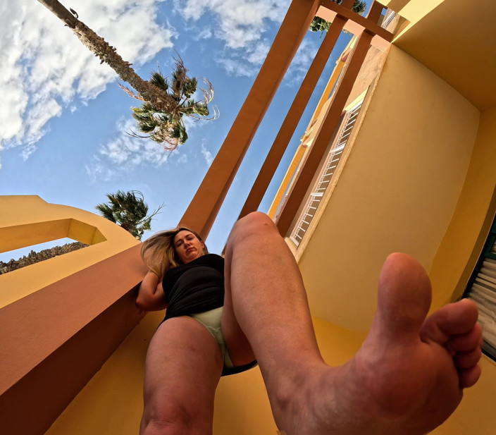 Emma Voyeur: Barefoot Goddess: Outdoor JOI &amp; Foot Worship Domination