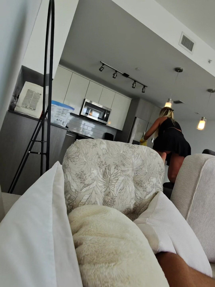 Chokobanana: Era sia scopare la donna delle pulizie o la mia...