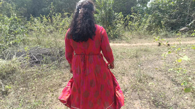 Magilmathi: Memek bebrulu hot ini dientot habis-habisan di hutan