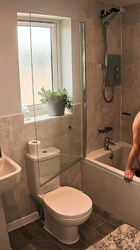 Amcığımı ve göt deliğimi burnuyla yıkıyorum ve sidik kölesi