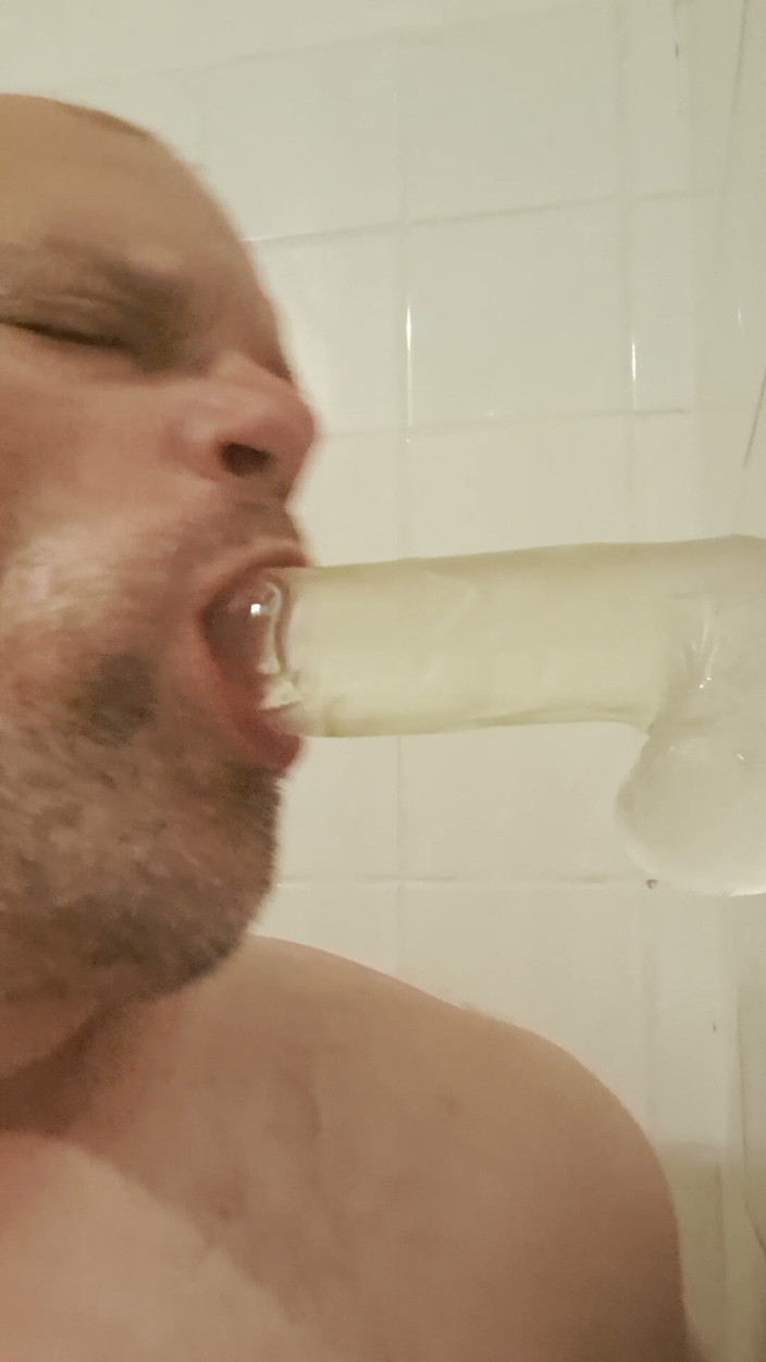 Fickspecht: The Bitch Is Back, the Whore?