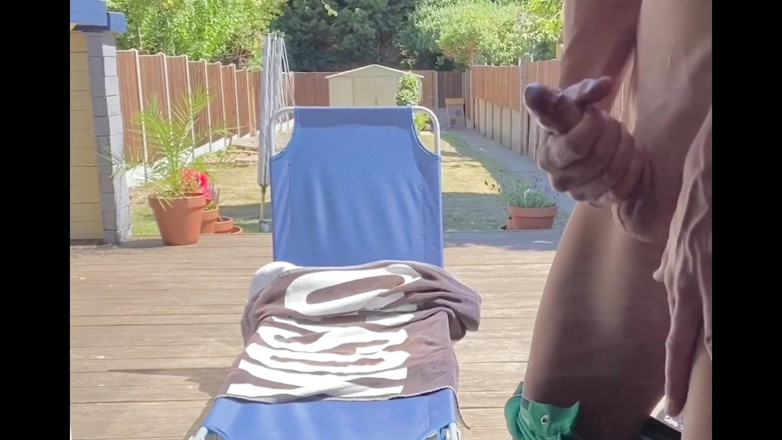 Fuckbutty: Peachy arsed muchacho juega con su tapón trasero y dispara...