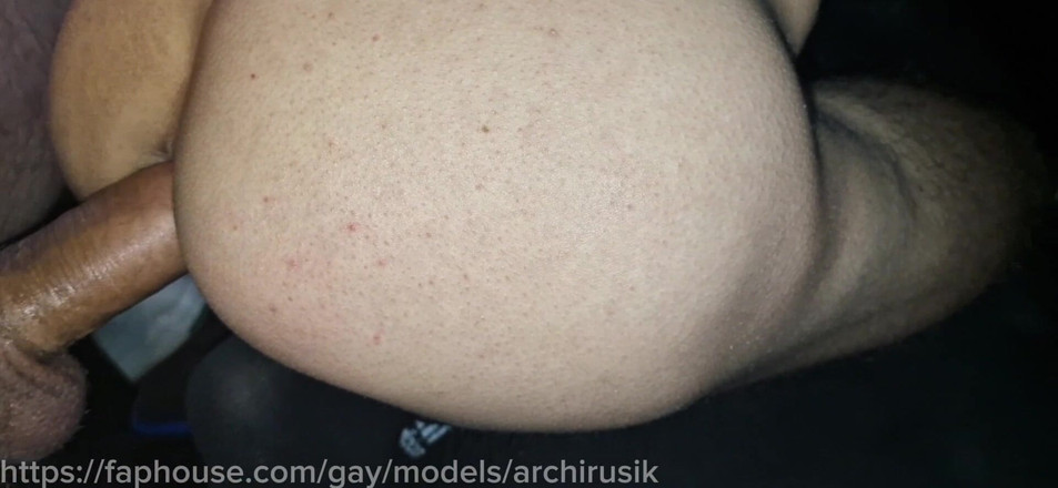 ArchiRusik: Будь ласка, засунь свій член мені в дупу! і трахни мене, наповнюючи мою дірку спермою!