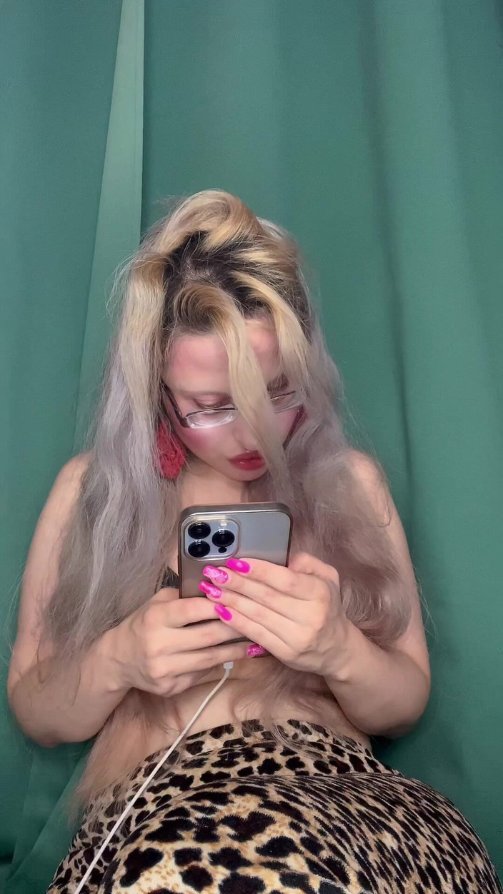 FinDom Goaldigger: Głośnomówiąca orgazm sesja kamerze dla Ege