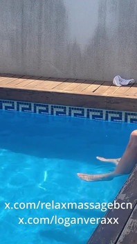Affaire toreuse au bord de la piscine