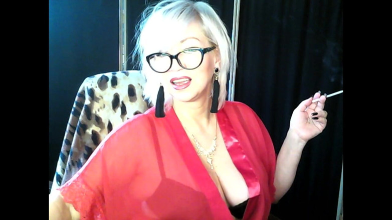AimeeParadise: roosi chodne laayak mammi pornastar AimeeParadise - bhavishy men supar slat...