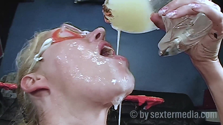 Sextermedia by Pete: chodne laayak mammi saamoohik chudaee men mootte hue khel dikhaati...
