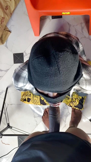 Stilesbhalifa1: Afričanka kouří a jezdí na dlouhém čůrákovi