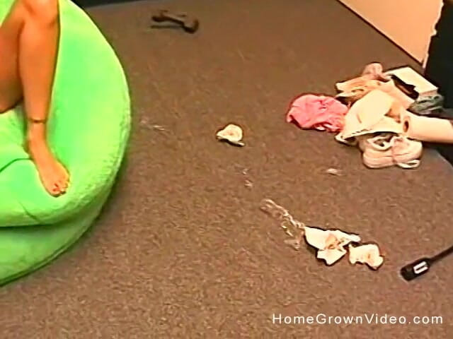 Homegrown Amateurs: Josie Is Jonesin ' pro Joy Stick