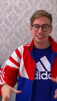 Італійський ботанік Макс Фелічітас погано трахає Мартіну Смеральді і Прісциллу Салерно
