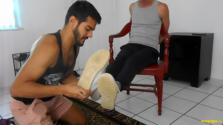 Man Puppy: Trapaceiros fazem cócegas