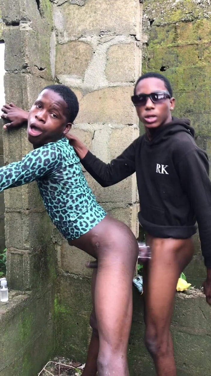 Jones_timz: Hunk Twink berkongkek kecil