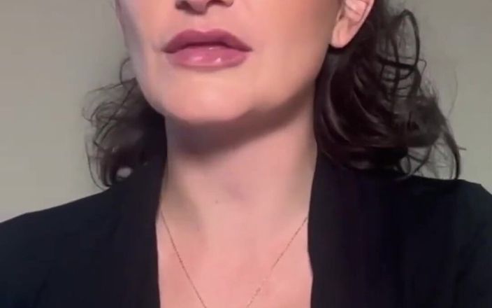 Adreena Winters: Sumur... Jika anda tidak tahu... Tapi aku sangat yakin anda...