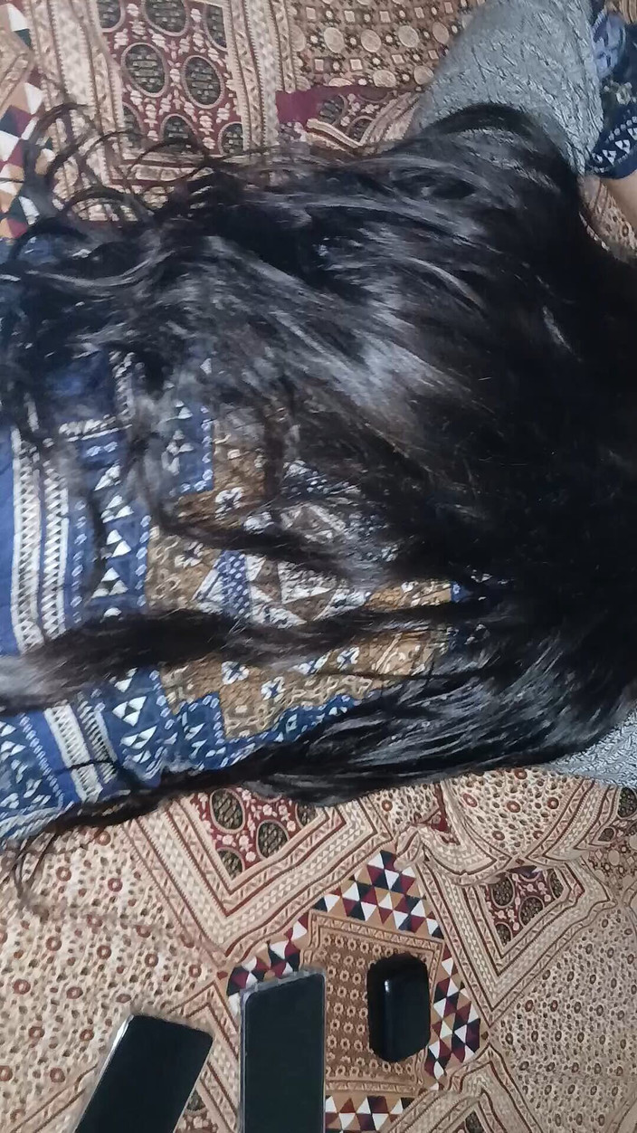 EMILYKIRAN: Pepek desi basah pada waktu pagi